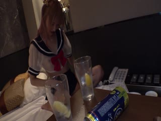NNNC-028 正真正銘本物中出し3生中出しSEX ベロ出しアへ顔！？制服コスプレ淫乱ギャル「乳首敏感なの～！」 海报