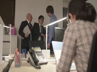 JUQ-459 営業部3課限定！！新設されたソープ課·部長の芽依さんに癒されて…チ〇ポも営業成績も右肩上がり！！ 海报