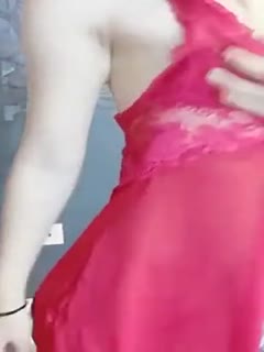 女神级主播热度雅尼深V红色睡裙极品诱惑 海报