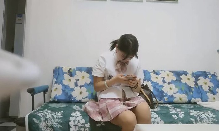 天才JK小可爱乖乖任君宰割，欲罢不能 海报