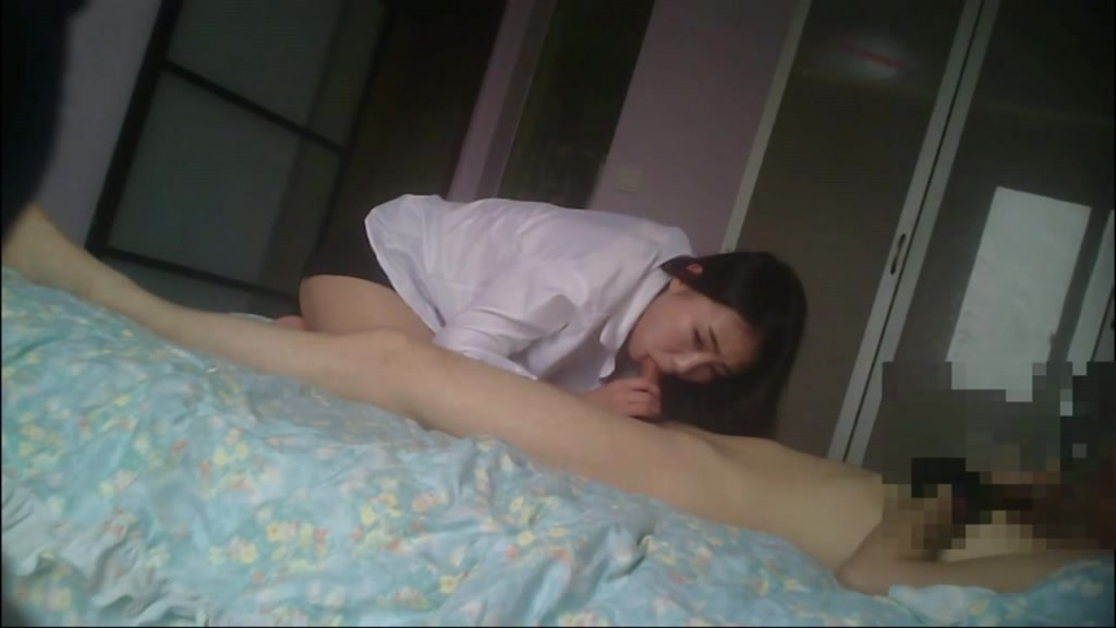 睡不著？讓手指好好疼愛妳濕透的小穴... 海报