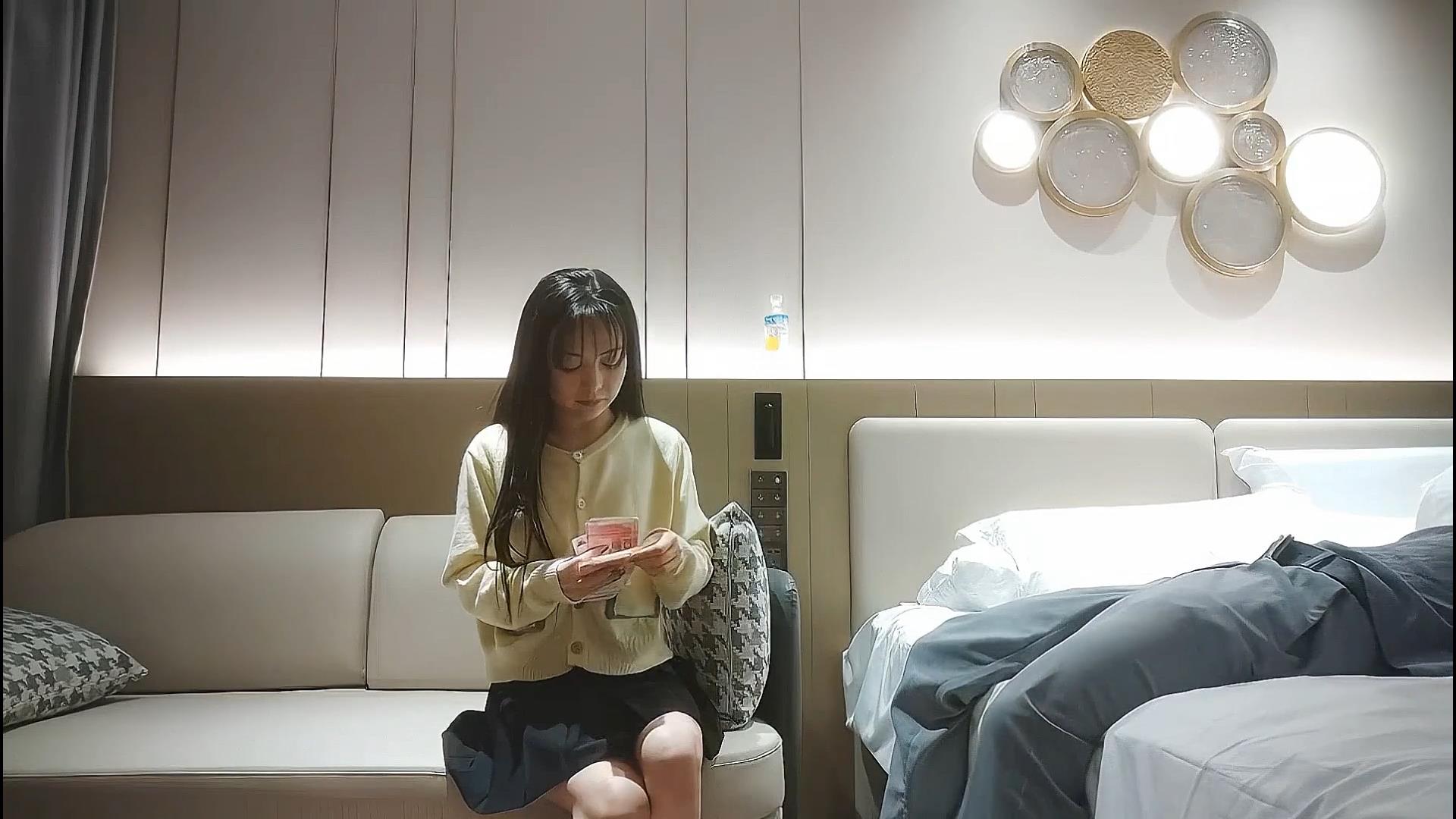初尝禁果仙丹催情，肉体激烈交缠欲潮喷发！ 海报