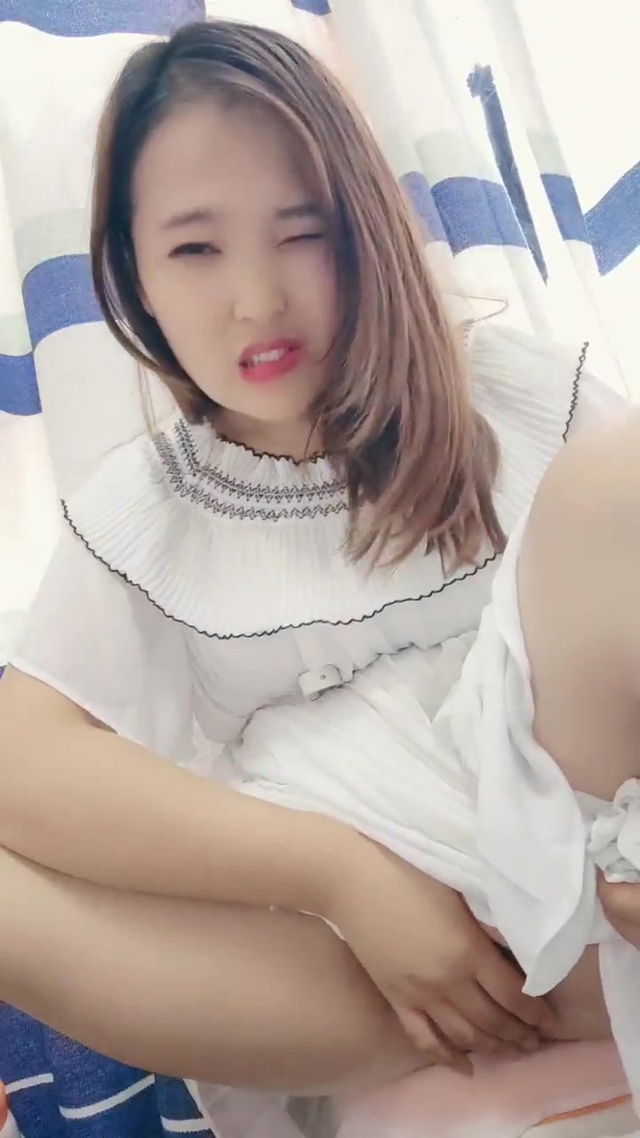 四川辣妈边玩跳蛋边哄娃：宝贝别闹，没见妈妈忙着高潮吗？超刺激自慰现场！ 海报