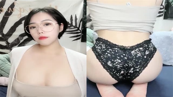 巨乳美女尤物诱惑你 海报