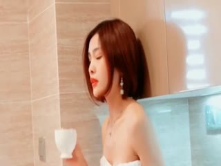 网红闫盼盼大尺度有偿私拍视频 海报