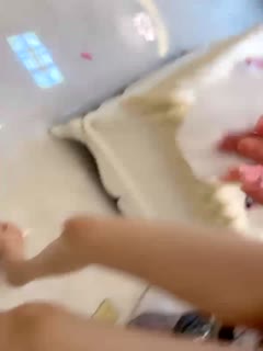 腿腿会发光榨精少女一线天粉穴姐妹花 海报