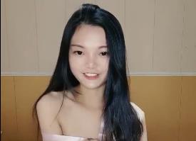 性感美女，一看就是有钱人包养的 海报