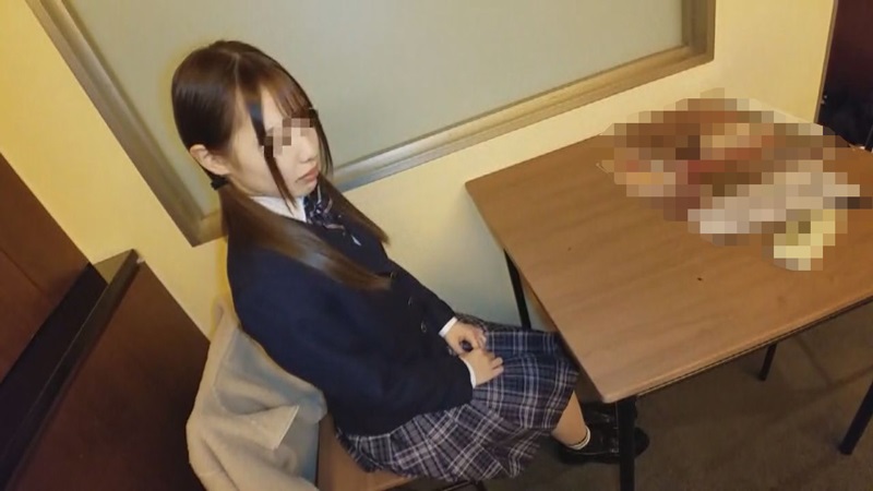【個撮】県立普通科①無垢な色白少女。快楽を教え込まれた少女が初めて男性を受け入れる 海报