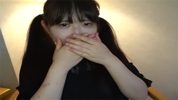肉感小骚货任你随意玩弄 海报