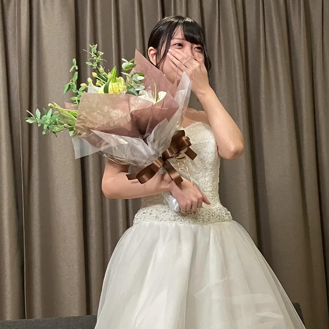 【终于开始贩卖】惠理佳泪下的毕业婚礼！在粉丝感谢祭的个人摄影会上挑战奖励！附有写真集的先行销售版！-cd7 海报