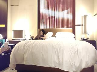来点情趣女仆装黑丝，新视角口交舔屌，骑上来扭动小腰，呻吟娇喘非常酥麻(1) 海报