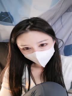 黑框眼镜网红尤物！干净白虎美穴！跳蛋磨蹭塞入 海报
