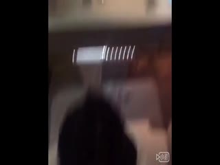 【网红】疯传蛇精男刘锌晨亚美只只啪啪啃奶视频 海报