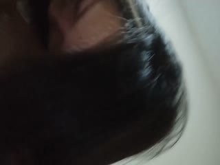男友一开始就激烈的又吸又舔 海报