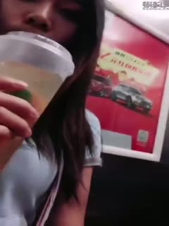 某女子没钱还债只能肉偿 海报