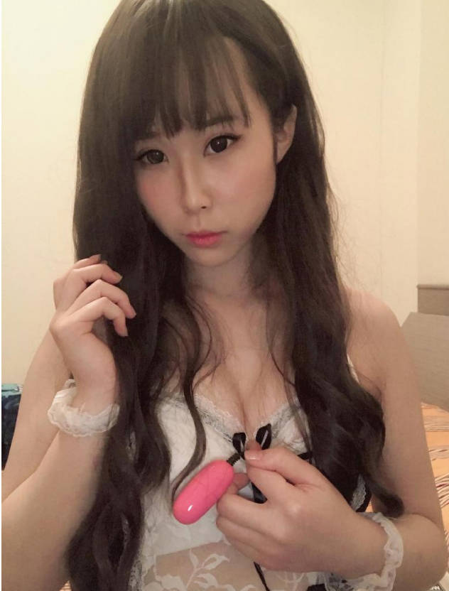 台湾白虎女孩大玩SM 真想把她操烂 海报
