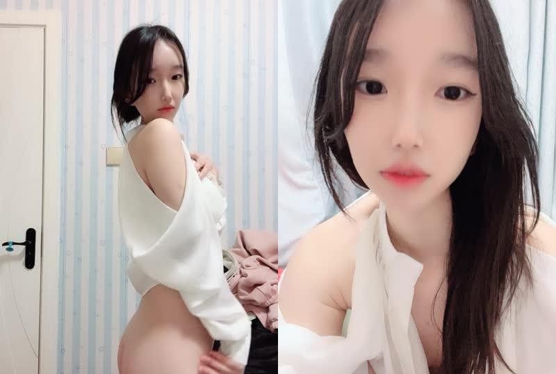 清纯系妹子真空白色罩衫加上美臀真是太香啦 海报