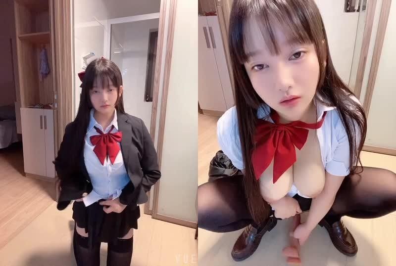 都是喝一样的牛奶有些妹妹却长成了奶牛 海报
