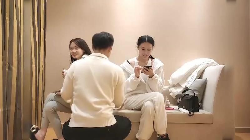 雙飛外圍女神，明星臉模特身材，雙姝爭艷配合默契 海报