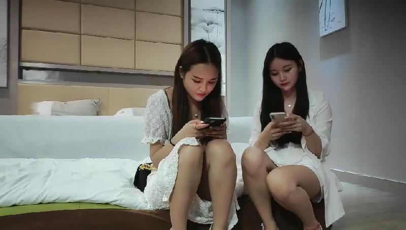 雙飛風騷淫蕩小姐妹 海报