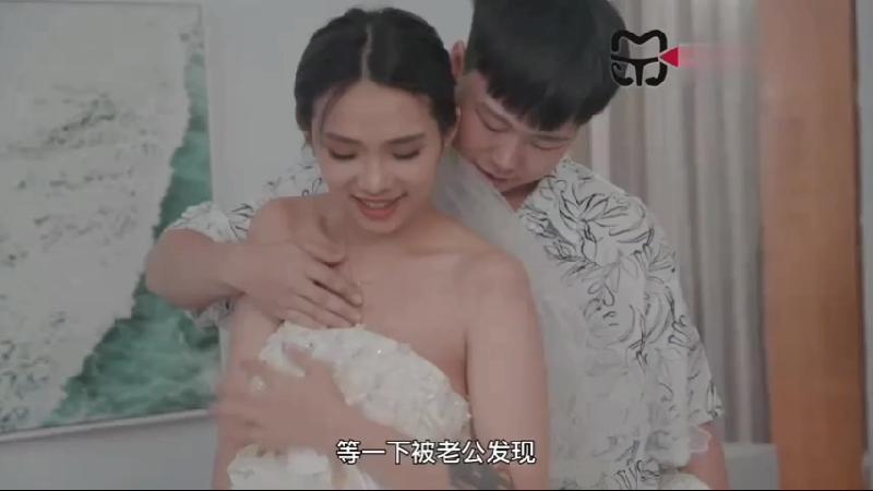 國產影片 鑽入閨蜜裙底舔逼 高超口技連續高潮 海报