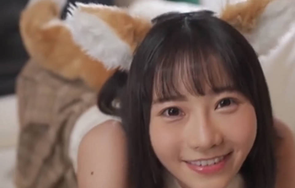 FSDSS-210吾輩は痴女である。美少女が繰り出す性欲おじさん吐精術白坂有以 海报