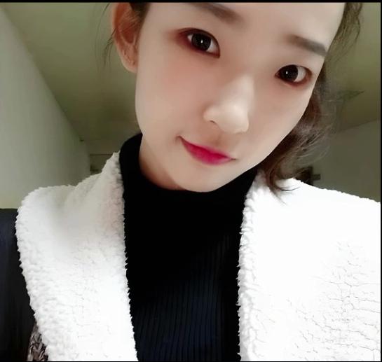 女大學生像條母狗一樣 海报