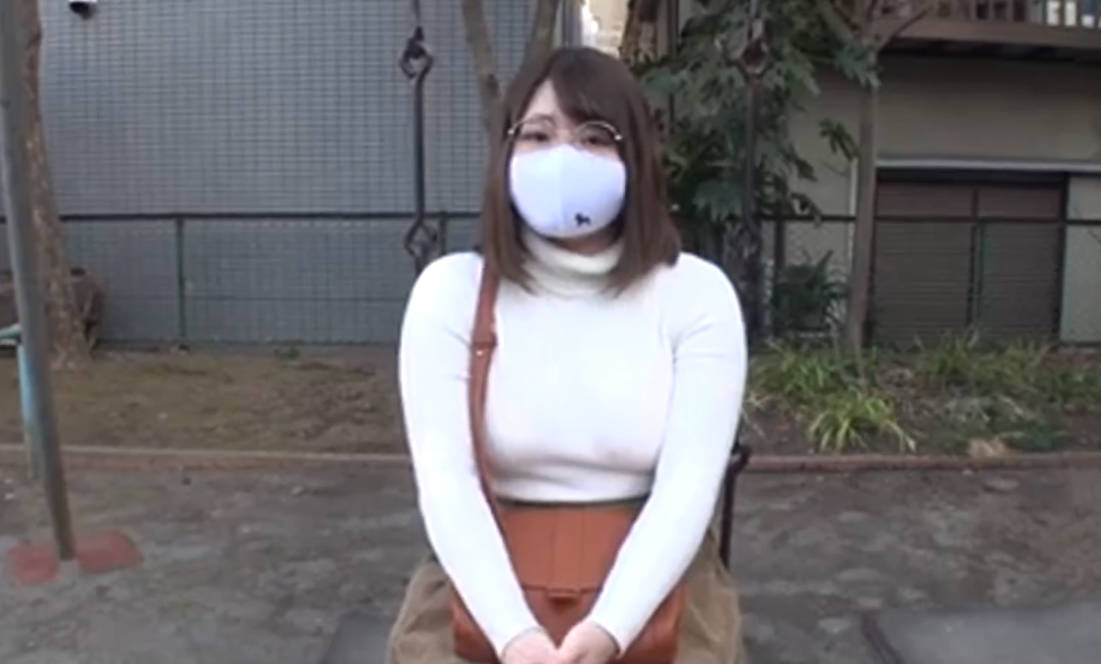 PAIS-002鳥取から上京した地味芋デカ乳女子まり大學入學日にAVデビュー 海报