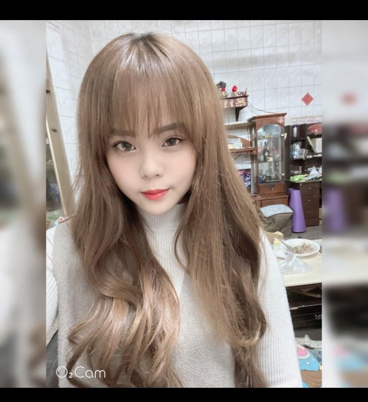 台灣色情女孩瘋狂展示自己的肉體求愛 海报