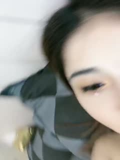 #尤物雯_网红脸骚妹卖力吃鸡，舌吻，疯狂啪啪 海报