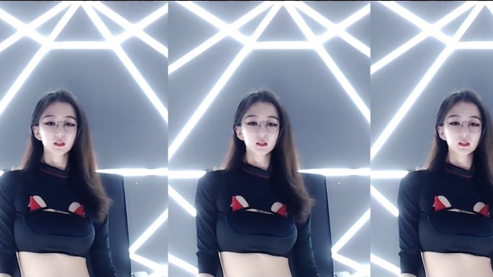 Girl_seven_小柒_85。 海报
