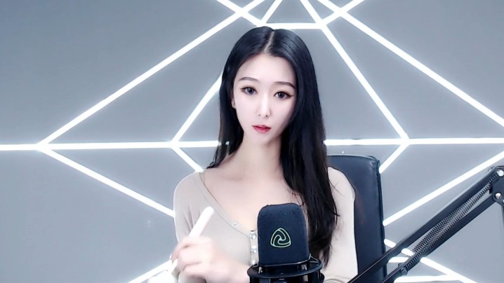 Girl_seven_小柒_92。 海报