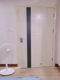 粉红色奶头罩杯美乳 海报