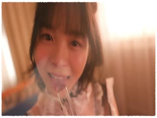 イキたてチ●ポをしゃぶってハメてPtoM従顺だけど小悪魔なネバスペご奉仕フェラメイド日向なつ。 海报