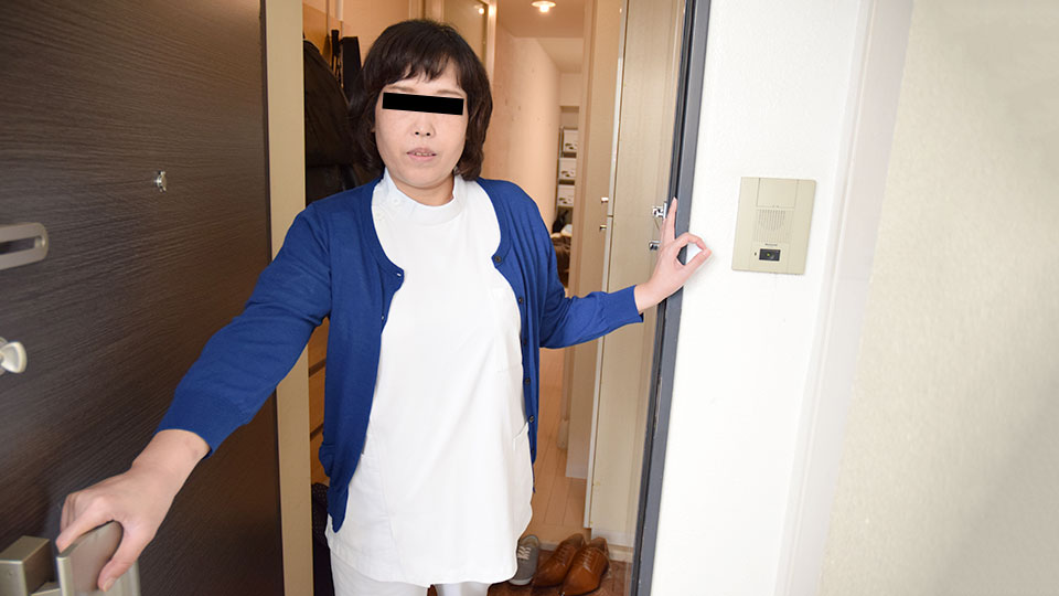 人妻熟女paco045人妻自宅~看護師的真实生活~小島みまき 海报