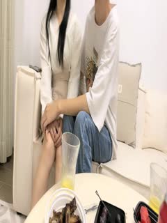 2023-10-27【瘦猴子探花】第一次约良家幼师，外表甜美，聊聊天摸摸搞搞，扒掉内裤多毛骚穴，骑乘位深插美臀 海报
