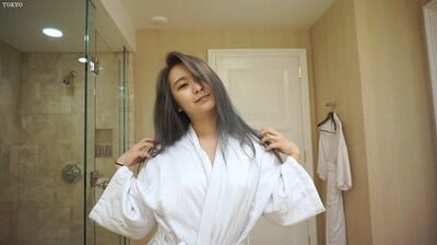 Innocent Japanese Teen Masturbating under Bath Tub - TokyoDiary 海报