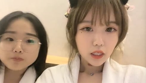 高强猛男各种玩弄最强性爱姐妹花组合！三类型美女适合各口味选择~ 海报