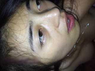 重磅福利美女设计师和长屌小男友性爱视频流出近距离特写口爆吞精 海报