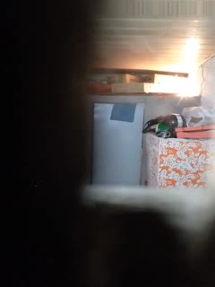 晚上无聊城中村出租屋趴窗口偷窥到两个身材不错的妹子洗澡特别是这眼镜妹身材太惹火了 海报