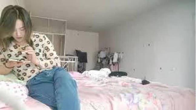 真实偷情离异良家情人小少妇被抠逼乱扭无套内射精液溢出 海报