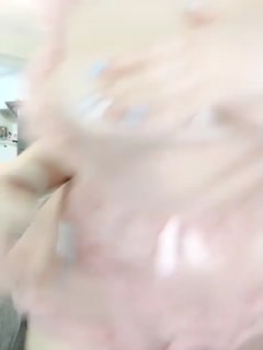 抖音的美女直播赚大钱 海报