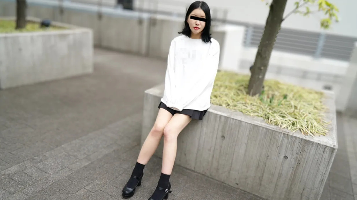 【无码】性欲难耐的厕所偷情！欲女铃宫光野战实录 10musume-020923-01 海报