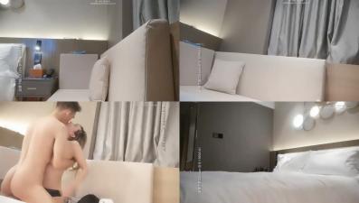 【2K高清修复】白衣巨乳妹午夜激情！舌吻舔奶69式，骑脸狂舔上位骑乘，抽插呻吟不断！2020.8.2绝顶诱惑 海报