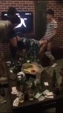 网曝门事件全网都知道李X雪与郑X皓分手了美女KTV喝醉前口后入式疯狂3P抖音短视频曝光附微信完整对话 海报