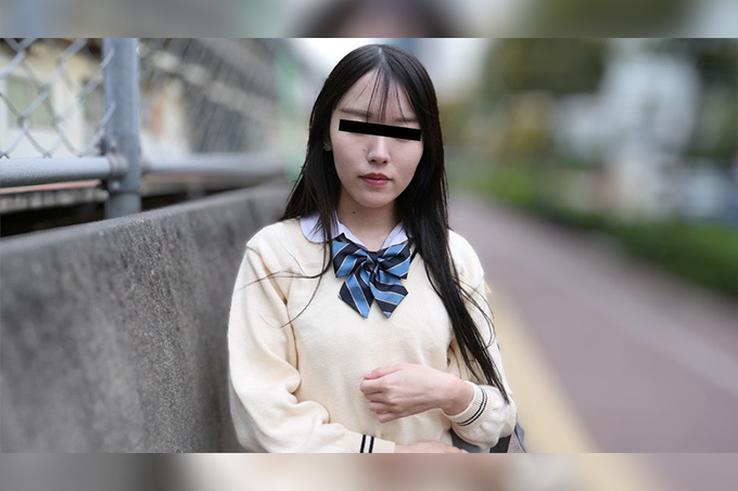 制服少女在电车被恶作剧 山下萌香 海报