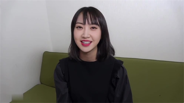 AI-景甜-女星下海拍摄无码A片粉色小穴注满男人精华上 海报