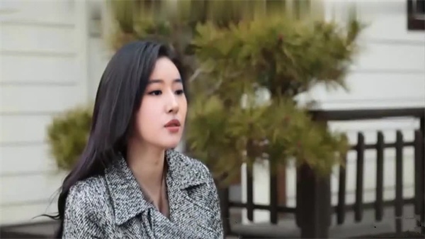 AI-刘诗诗刘亦菲-女大学生的沙龙室中文字幕第一部 海报