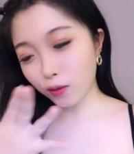 [高清4K] 美女主播极品小仙女全程露脸自慰秀 嫩穴多汁自插自渎 放浪呻吟发骚求欢 海报