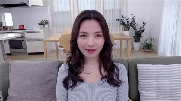 AI-刘涛-你的AI女友 海报